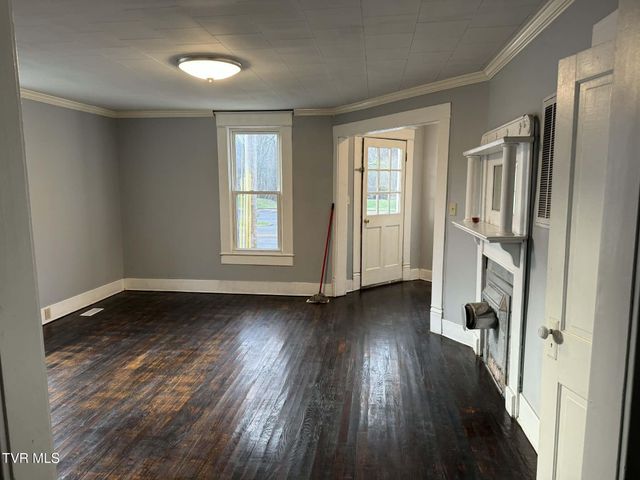 620 East Gilley Avenue, Big Stone Gap, VA 24219