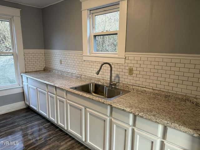 620 East Gilley Avenue, Big Stone Gap, VA 24219