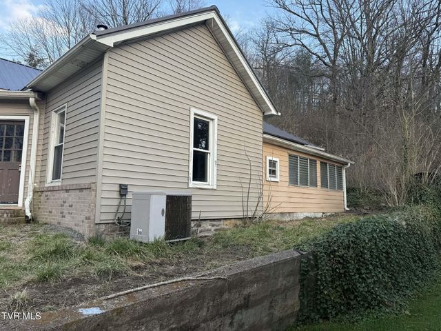 620 East Gilley Avenue, Big Stone Gap, VA 24219