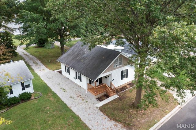 318 N CEDAR Street, O'fallon, IL 62269