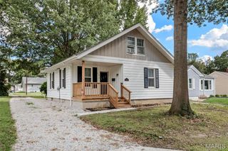 318 N CEDAR Street, O'fallon, IL 62269