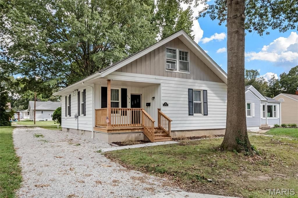 318 N CEDAR Street, O'fallon, IL 62269
