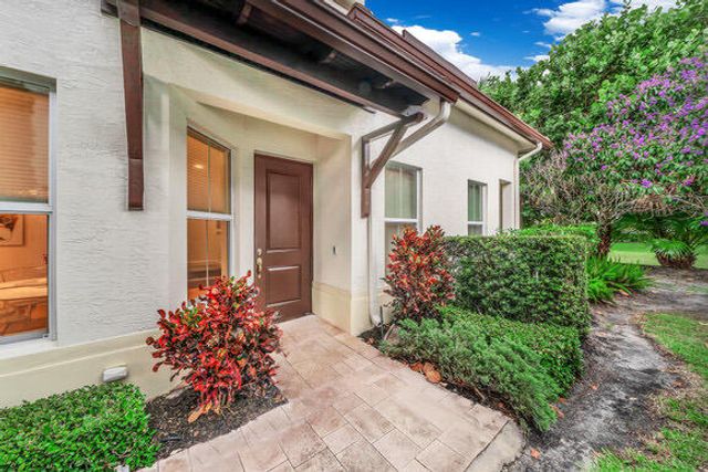 23008 Clear Echo Drive 11, Boca Raton, FL 33433