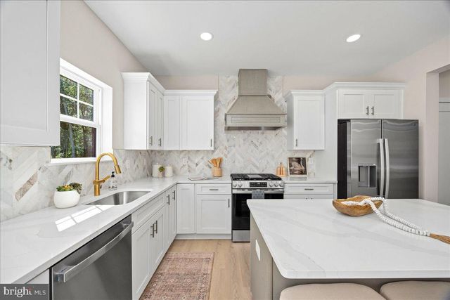108 BLUE ANCHOR RD, Sicklerville, NJ 08081