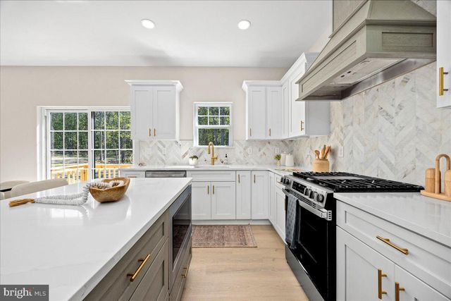 108 BLUE ANCHOR RD, Sicklerville, NJ 08081