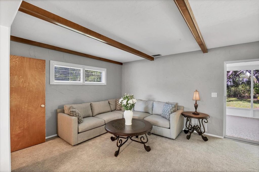 Image 14 of property listing at 5201 STEVENS DRIVE, Sarasota, FL 34234