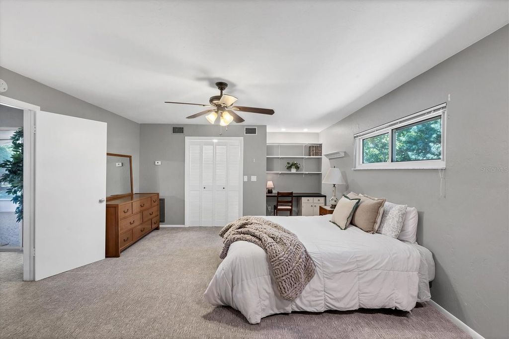 Image 19 of property listing at 5201 STEVENS DRIVE, Sarasota, FL 34234