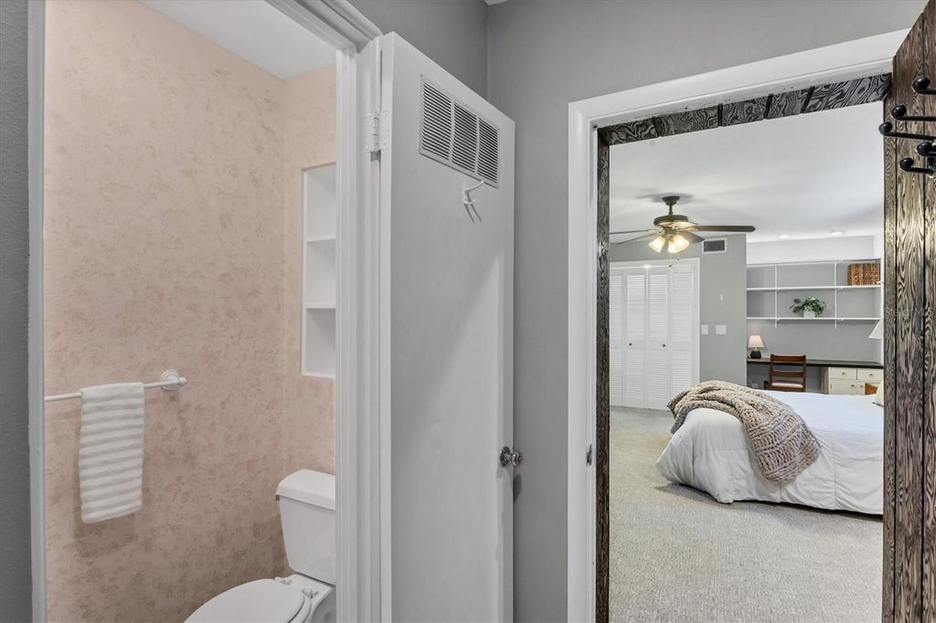 Image 21 of property listing at 5201 STEVENS DRIVE, Sarasota, FL 34234