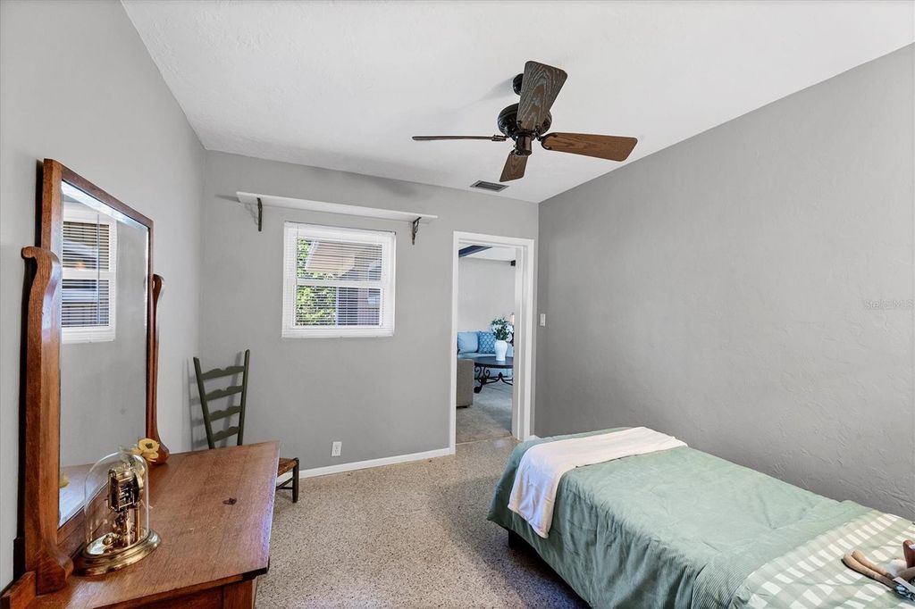Image 28 of property listing at 5201 STEVENS DRIVE, Sarasota, FL 34234