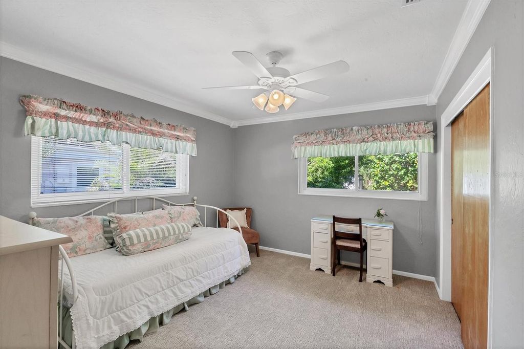 Image 31 of property listing at 5201 STEVENS DRIVE, Sarasota, FL 34234