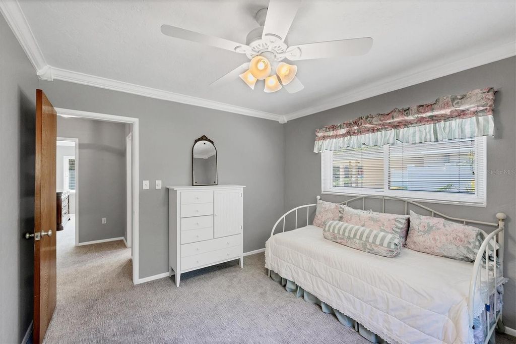Image 32 of property listing at 5201 STEVENS DRIVE, Sarasota, FL 34234
