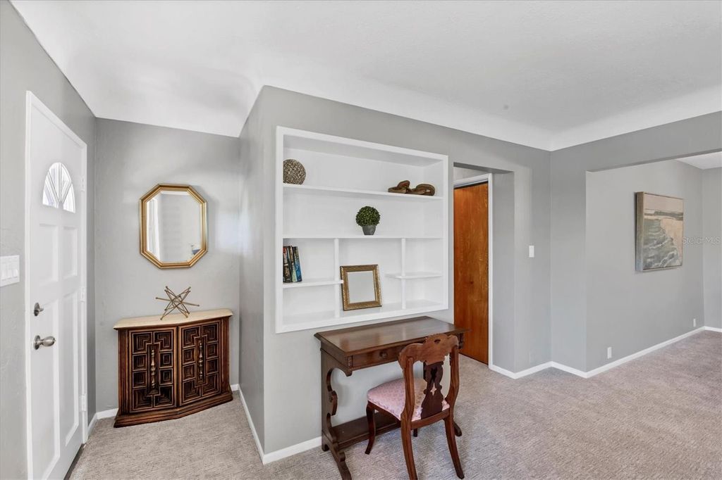 Image 5 of property listing at 5201 STEVENS DRIVE, Sarasota, FL 34234