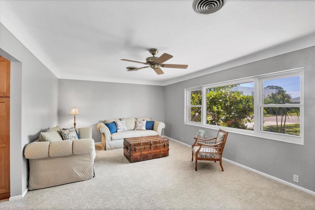 Image 7 of property listing at 5201 STEVENS DRIVE, Sarasota, FL 34234