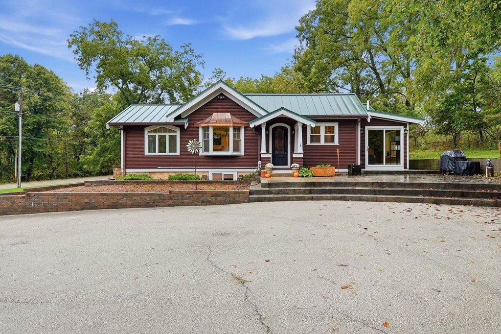 N46W29096 Capitol DRIVE, Hartland, WI 53029