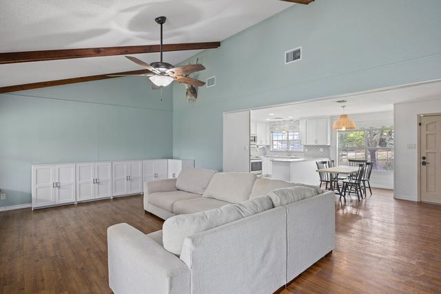 803 Smokey Mountain Dr, Kerrville, TX 78028