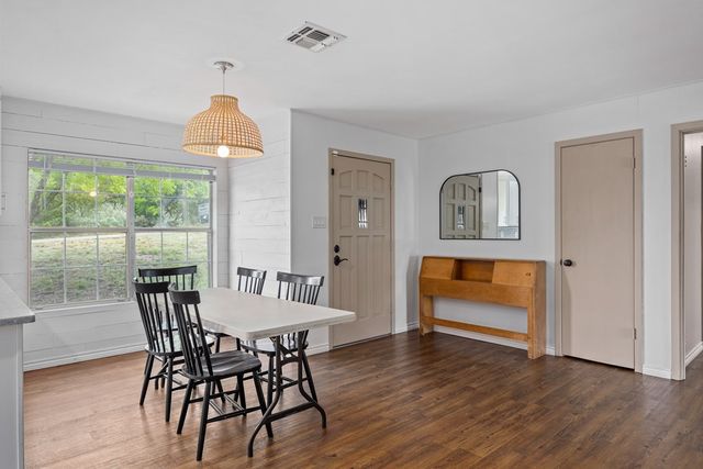 803 Smokey Mountain Dr, Kerrville, TX 78028
