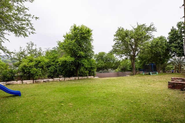803 Smokey Mountain Dr, Kerrville, TX 78028