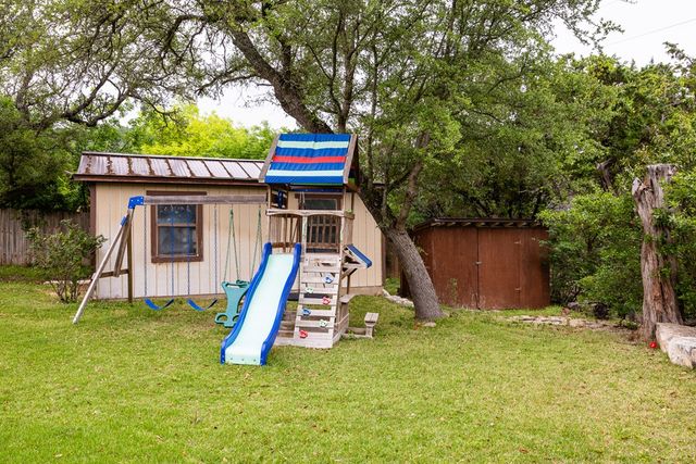 803 Smokey Mountain Dr, Kerrville, TX 78028