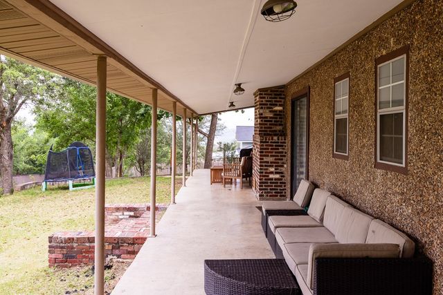 803 Smokey Mountain Dr, Kerrville, TX 78028