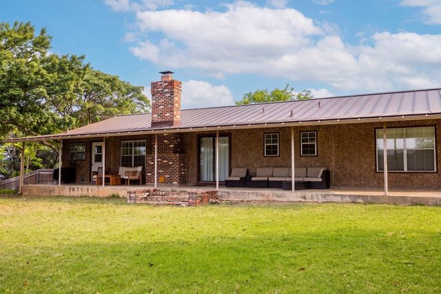 803 Smokey Mountain Dr, Kerrville, TX 78028