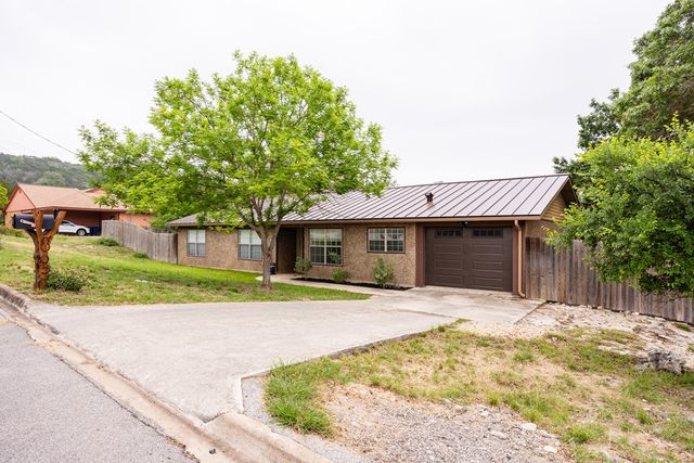 803 Smokey Mountain Dr, Kerrville, TX 78028