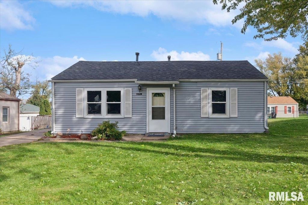 7319 VOLQUARDSEN Avenue, Davenport, IA 52806