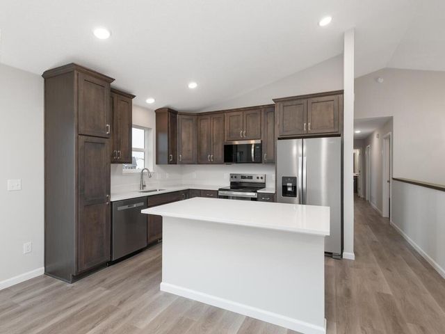 648 Hawthorne Lane, Watertown, MN 55388