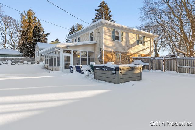 2509 Belknap Avenue, Grand Rapids, MI 49505