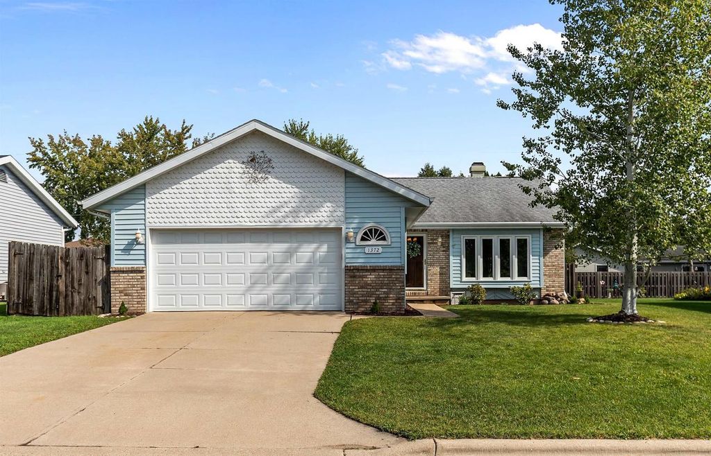 1372 BAYTREE LANE, Neenah, WI 54956