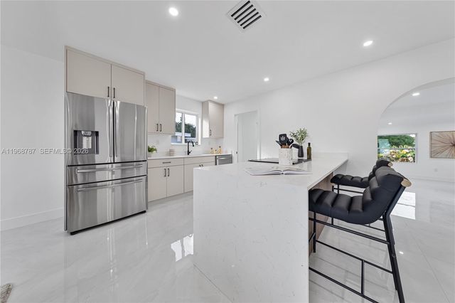 651 NW 9th St, Homestead, FL 33030