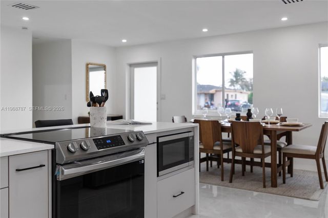 651 NW 9th St, Homestead, FL 33030