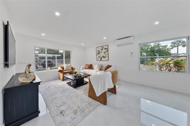 651 NW 9th St, Homestead, FL 33030