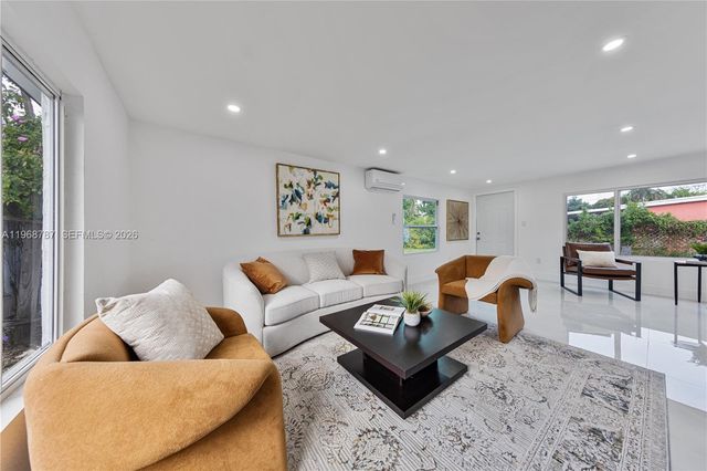 651 NW 9th St, Homestead, FL 33030