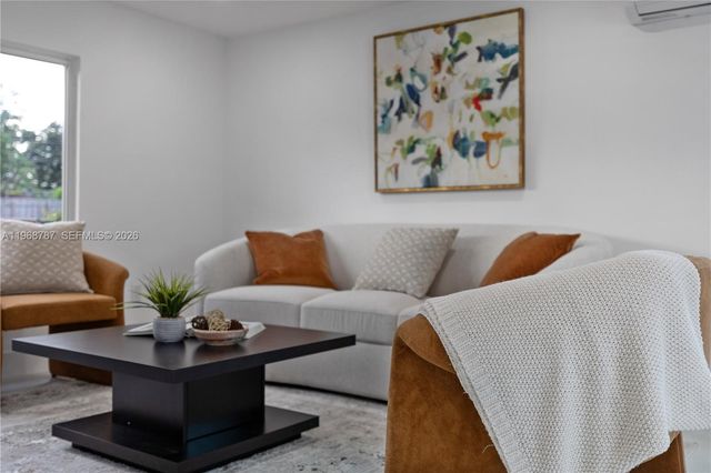 651 NW 9th St, Homestead, FL 33030