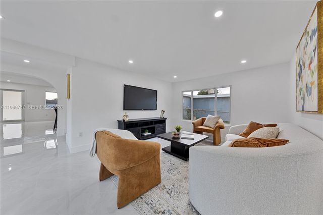 651 NW 9th St, Homestead, FL 33030