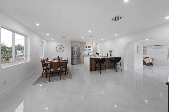 651 NW 9th St, Homestead, FL 33030