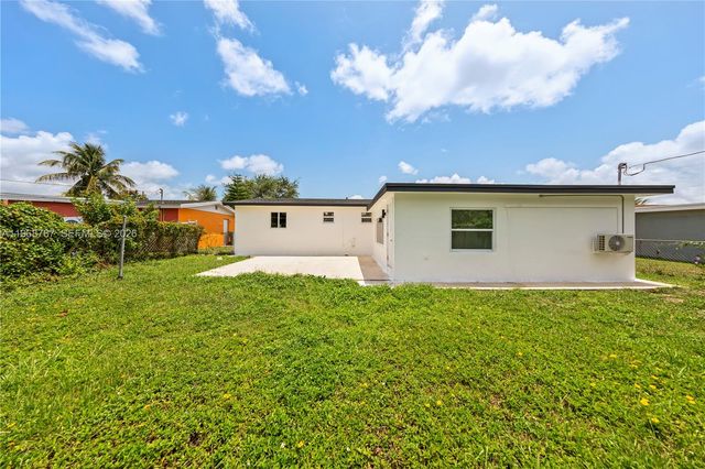 651 NW 9th St, Homestead, FL 33030