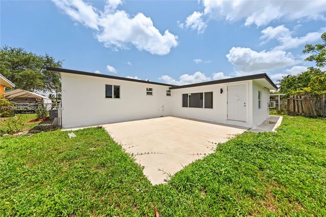 651 NW 9th St, Homestead, FL 33030