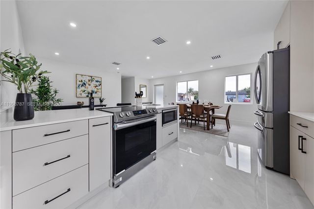 651 NW 9th St, Homestead, FL 33030