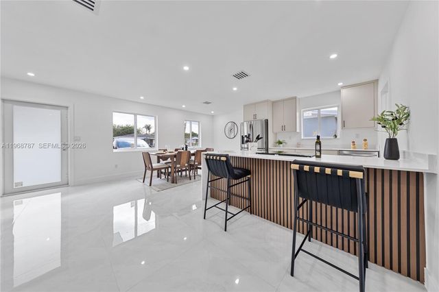 651 NW 9th St, Homestead, FL 33030