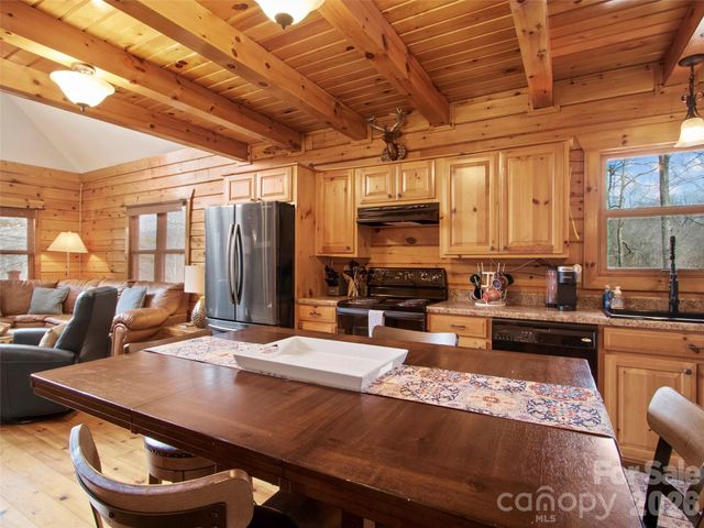 101 Jack Straw Lane, Burnsville, NC 28714
