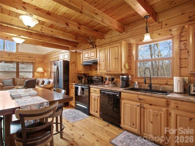 101 Jack Straw Lane, Burnsville, NC 28714