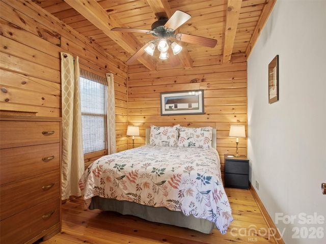 101 Jack Straw Lane, Burnsville, NC 28714
