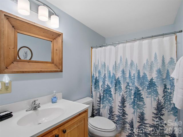 101 Jack Straw Lane, Burnsville, NC 28714