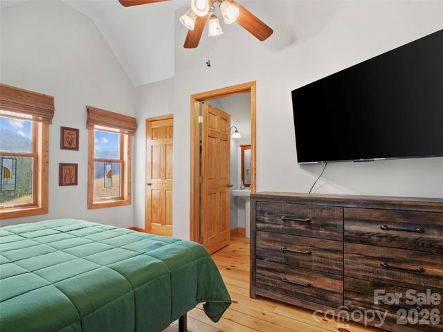 101 Jack Straw Lane, Burnsville, NC 28714