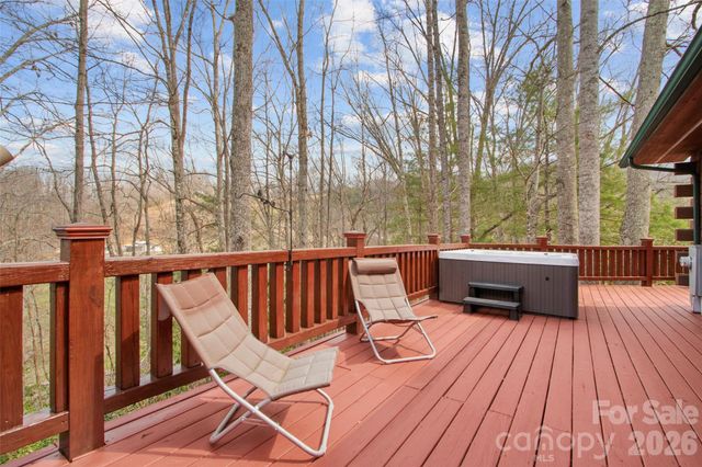101 Jack Straw Lane, Burnsville, NC 28714