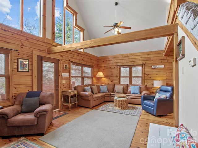 101 Jack Straw Lane, Burnsville, NC 28714