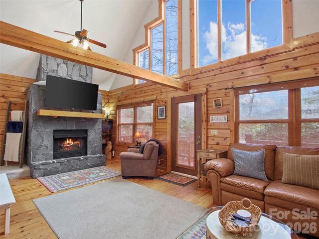 101 Jack Straw Lane, Burnsville, NC 28714