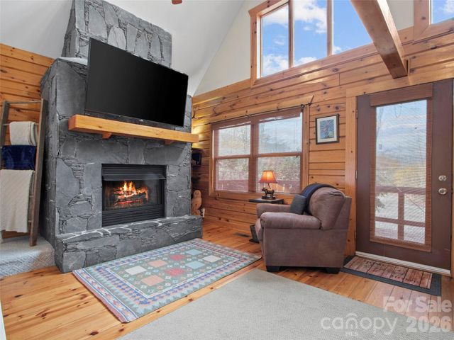 101 Jack Straw Lane, Burnsville, NC 28714
