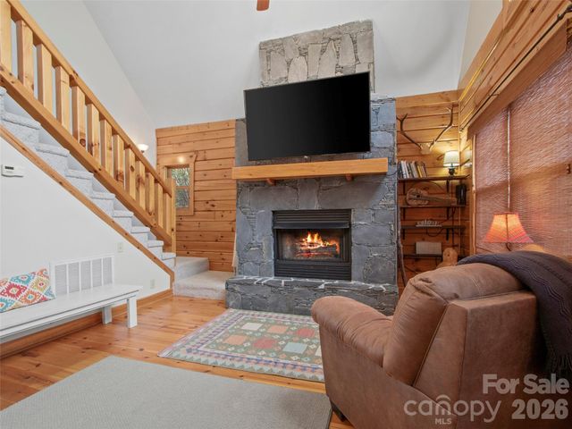 101 Jack Straw Lane, Burnsville, NC 28714